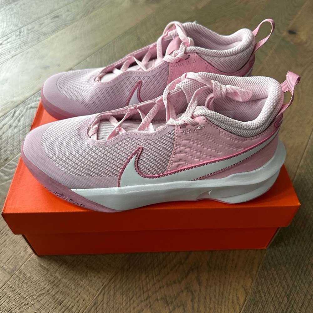 Nike Team Hustle Basketball Shoes
